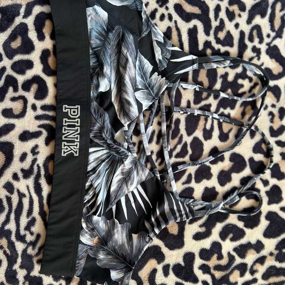 PINK Victoria's Secret Ultimate Unlined strappy Black and Gray Sports Bra